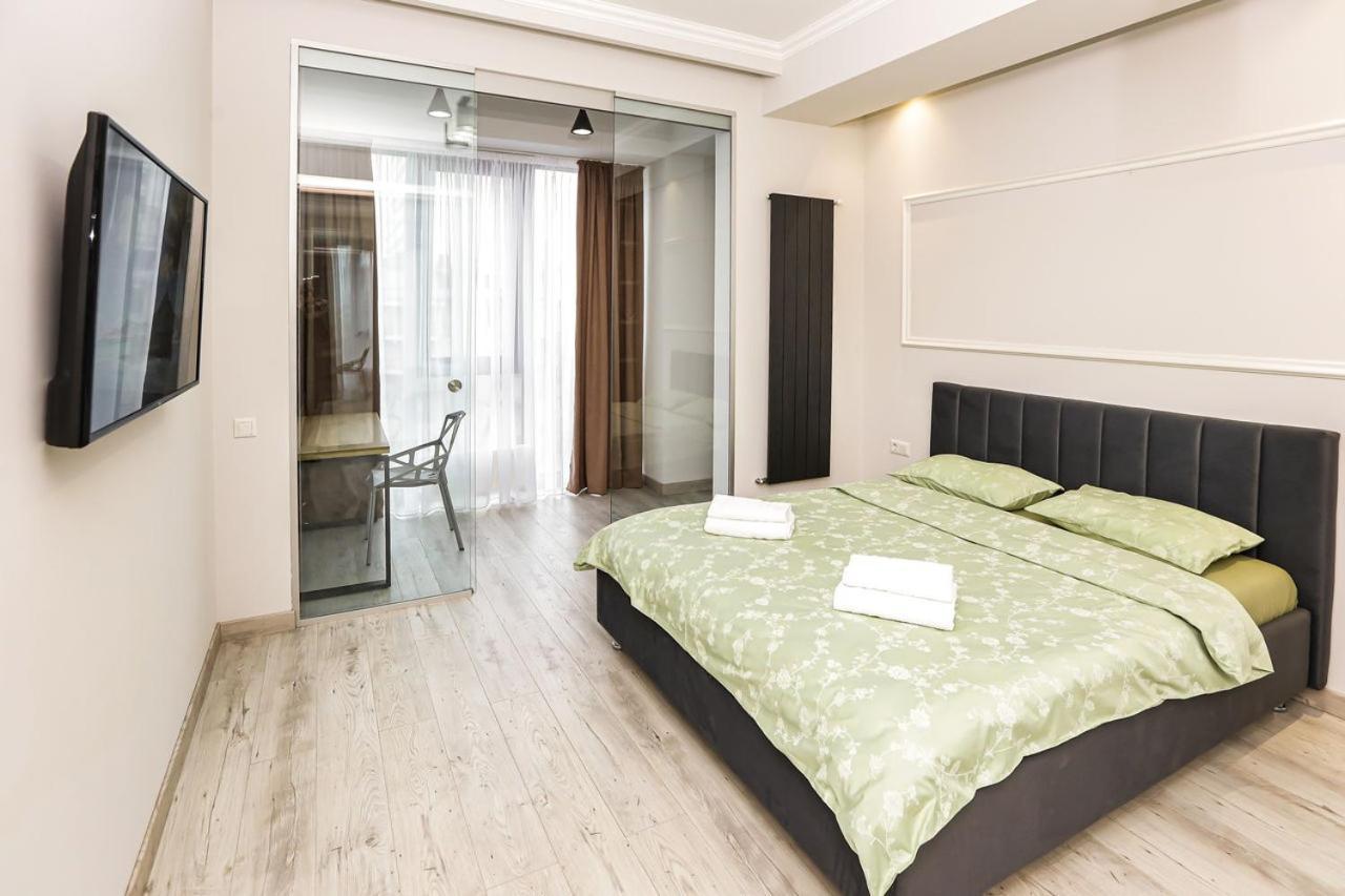 Sky House Premium Rent Апартаменты *