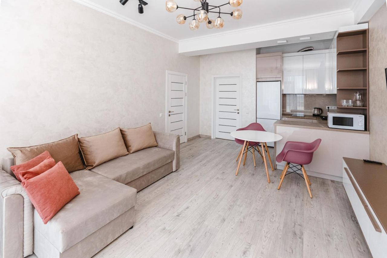 Sky House Premium Rent Апартаменты *